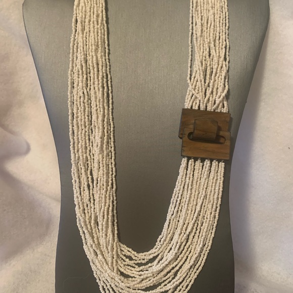 Multi strand seed bead necklace with natural horn toggle - Picture 2 of 5